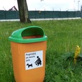 Zamontowano kolejne pojemniki na psie odchody