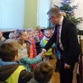 Przedszkolaki ze świąteczną wizytą u burmistrza