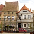 Na darłowskim  rynku rozpoczęto remont dwóch kamieniczek      